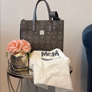 MCM Aren Monogram Leather Tote! Like NEW!!